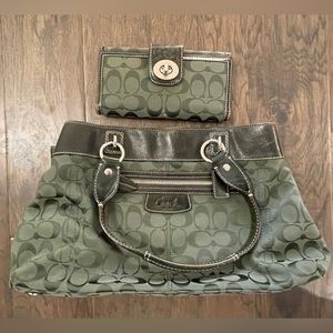 Coach Penelope Signature Tote in Forest Green